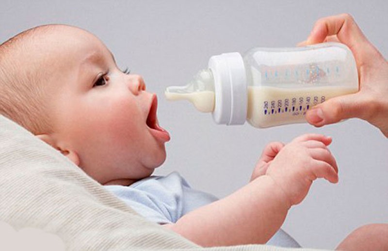Tại sao nên thuê bảo mẫu chăm trẻ sơ sinh?