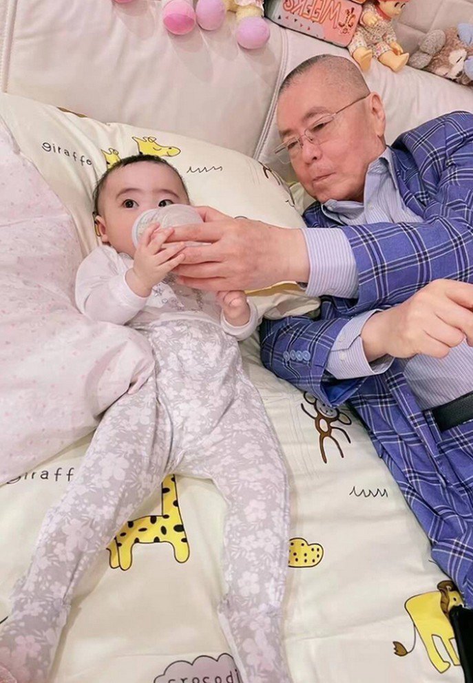 Tại sao nên thuê bảo mẫu chăm trẻ sơ sinh?